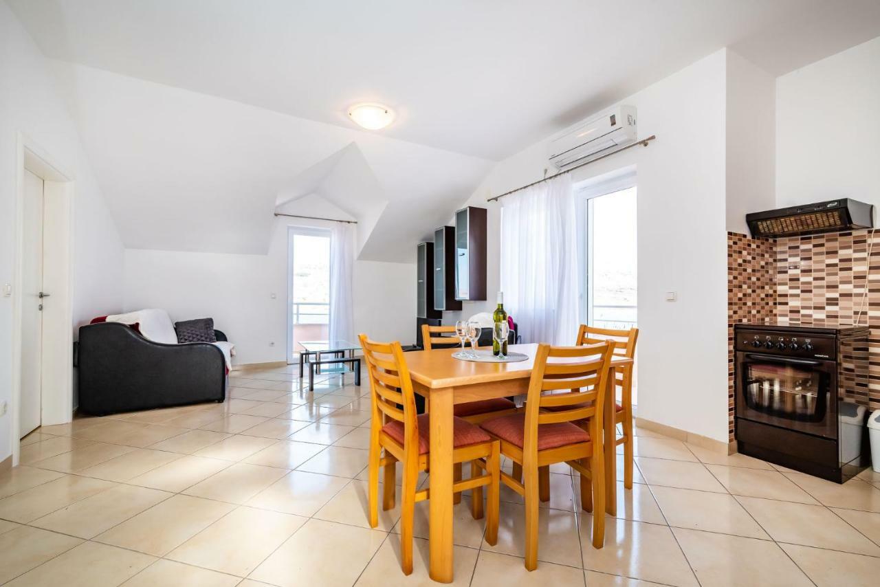 Apartments Matej Pag Town Zewnętrze zdjęcie