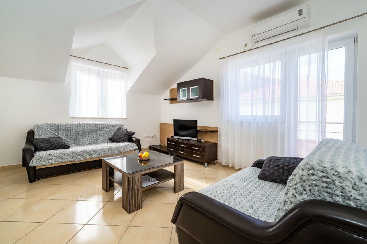 Apartments Matej Pag Town Zewnętrze zdjęcie