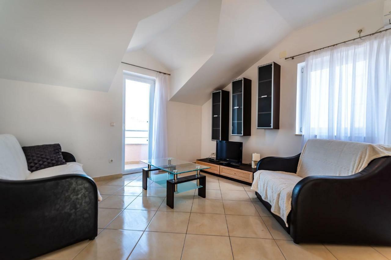 Apartments Matej Pag Town Zewnętrze zdjęcie
