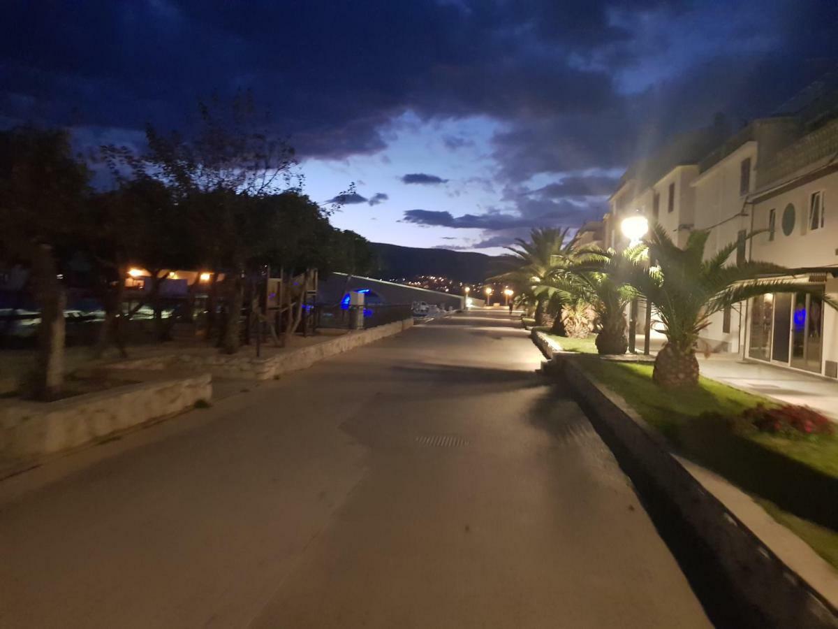 Apartments Matej Pag Town Zewnętrze zdjęcie