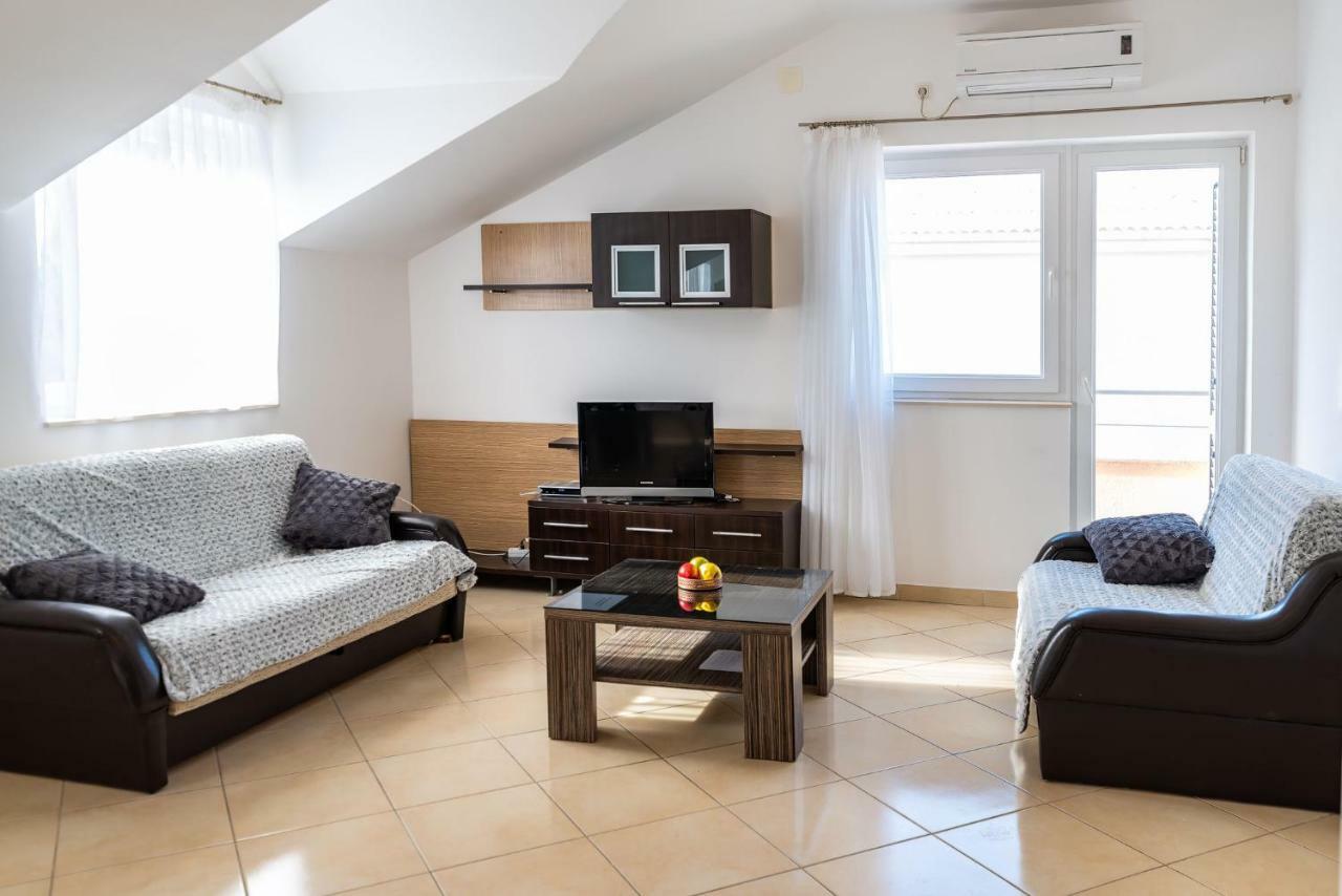 Apartments Matej Pag Town Zewnętrze zdjęcie